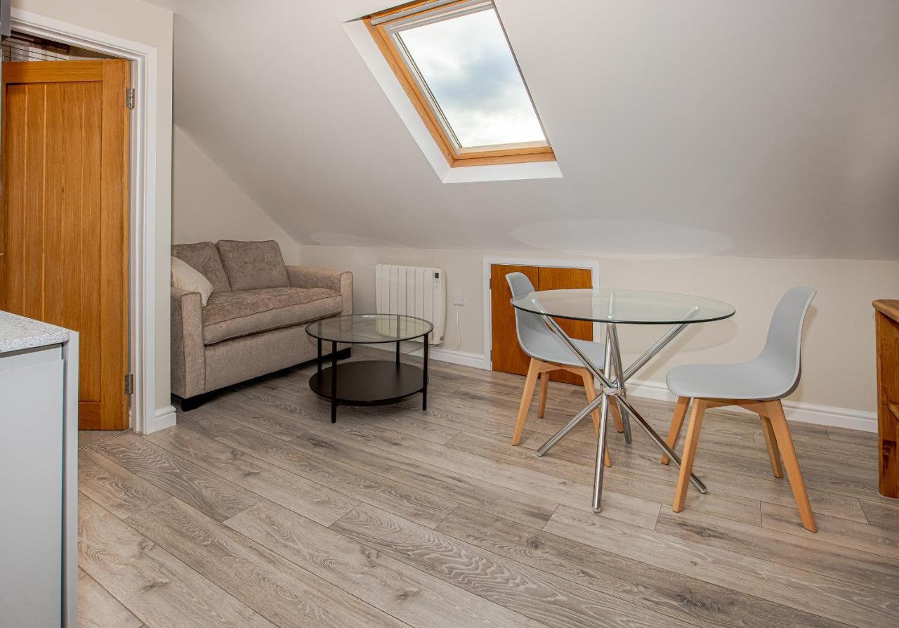 Apartment Spacious New One Bed Flat In The Heart Of